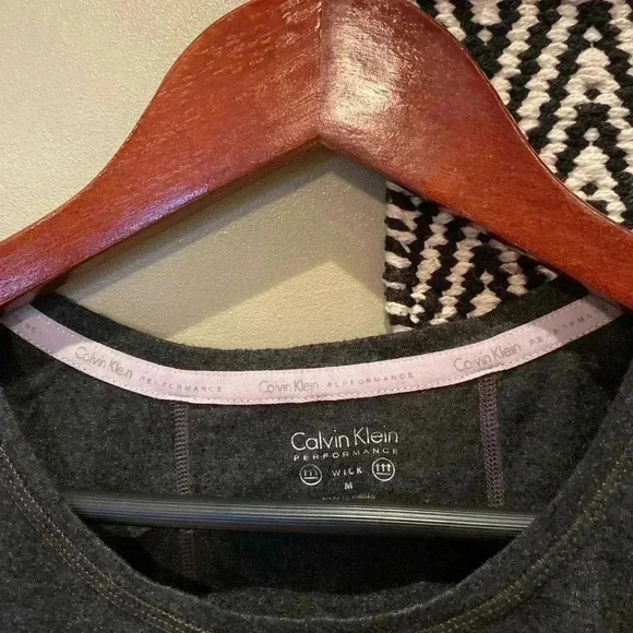 CALVIN KLEIN PERFORMANCE DARK GRAY TANK TOP SIZE M - Picture 3 of 3